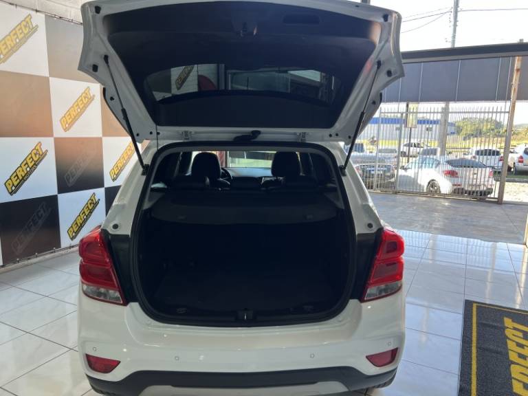 CHEVROLET - TRACKER - 2018/2018 - Branca - R$ 89.900,00