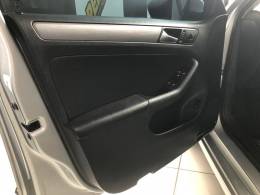 VOLKSWAGEN - JETTA - 2016/2016 - Prata - R$ 79.900,00