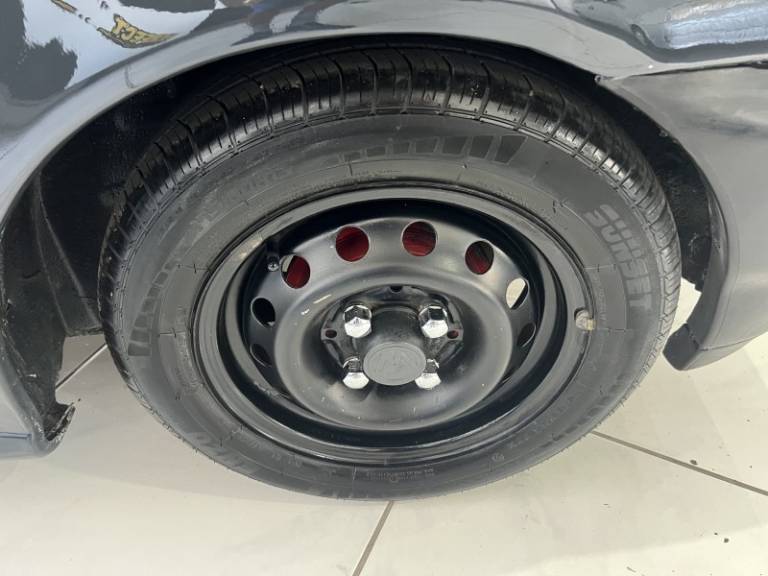 VOLKSWAGEN - GOL - 2003/2003 - Cinza - R$ 15.900,00