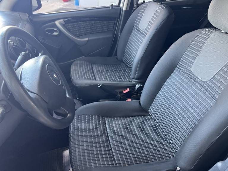 RENAULT - SANDERO - 2012/2012 - Prata - R$ 35.900,00