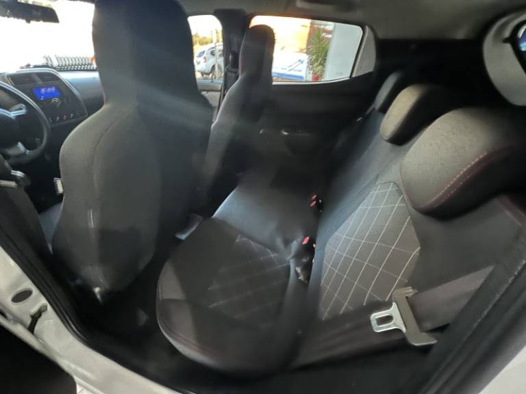 RENAULT - KWID - 2020/2020 - Branca - R$ 36.900,00