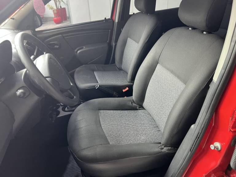 RENAULT - LOGAN - 2009/2009 - Vermelha - R$ 22.900,00