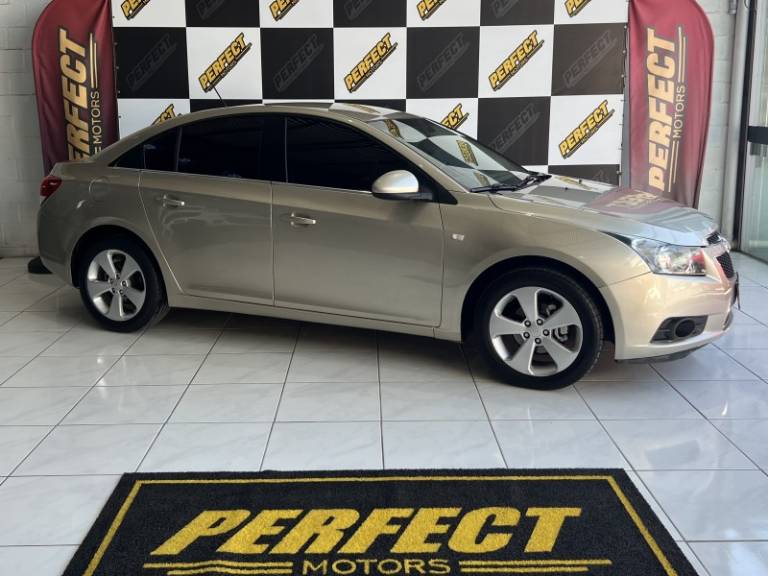 CHEVROLET - CRUZE - 2012/2012 - Bege - R$ 53.900,00