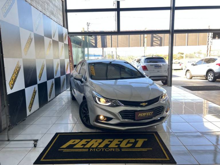 CHEVROLET - CRUZE - 2017/2017 - Prata - R$ 85.900,00