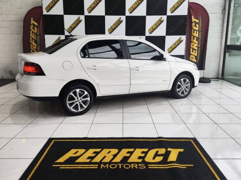 VOLKSWAGEN - VOYAGE - 2013/2013 - Branca - R$ 35.900,00