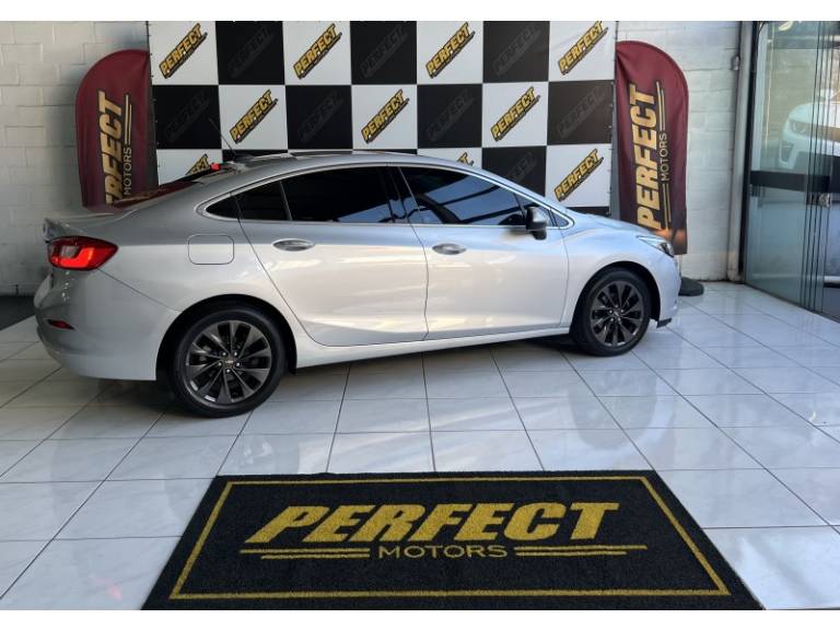 CHEVROLET - CRUZE - 2017/2017 - Prata - R$ 85.900,00