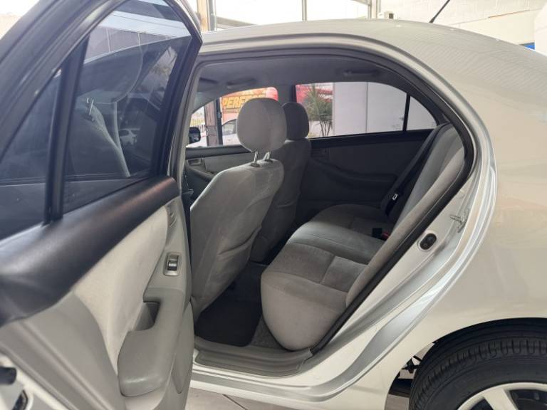 TOYOTA - COROLLA - 2004/2004 - Prata - R$ 38.900,00