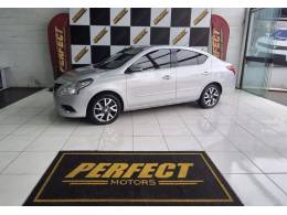 NISSAN - VERSA - 2016/2016 - Prata - R$ 51.900,00