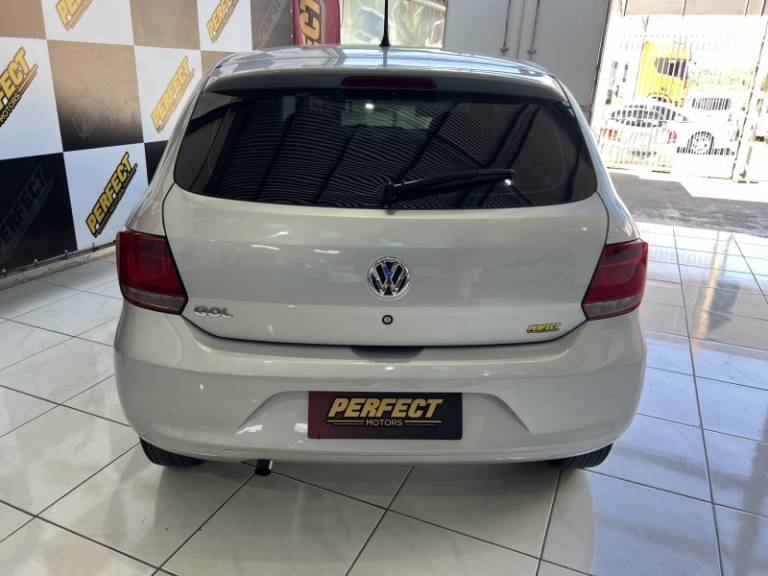 VOLKSWAGEN - GOL - 2014/2014 - Prata - R$ 36.900,00