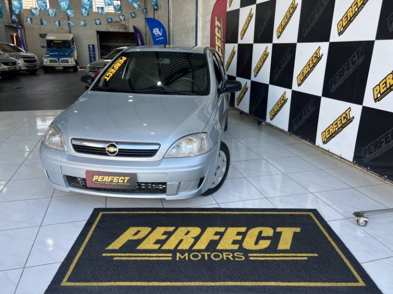 CHEVROLET - CORSA - 2012/2012 - Prata - R$ 34.900,00