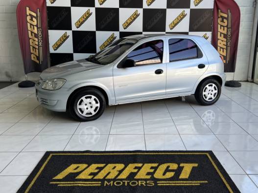 CHEVROLET - CELTA - 2010/2010 - Prata - R$ 26.900,00