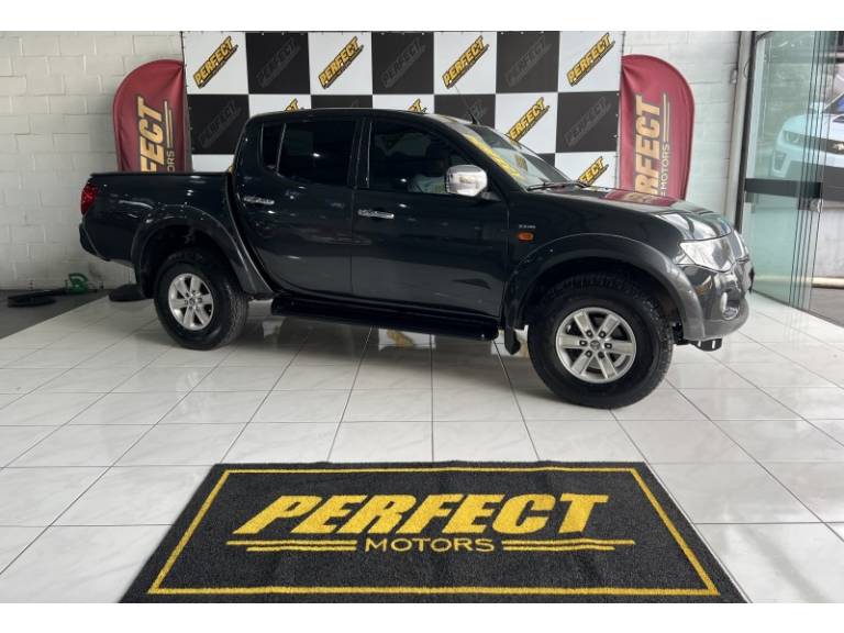 MITSUBISHI - L200 TRITON - 2009/2009 - Cinza - R$ 89.900,00