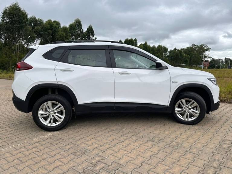 CHEVROLET - TRACKER - 2023/2023 - Branca - R$ 107.900,00