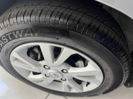 NISSAN - LIVINA - 2013/2013 - Prata - R$ 35.900,00