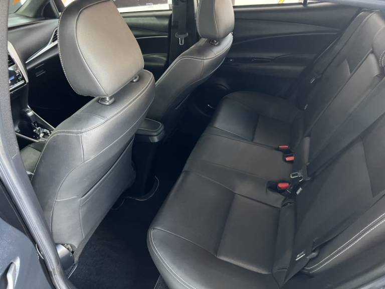 TOYOTA - YARIS - 2019/2019 - Preta - R$ 79.900,00