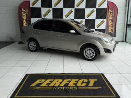 FORD - FIESTA - 2014/2014 - Prata - R$ 37.900,00