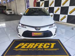 TOYOTA - COROLLA - 2021/2022 - Branca - R$ 128.900,00