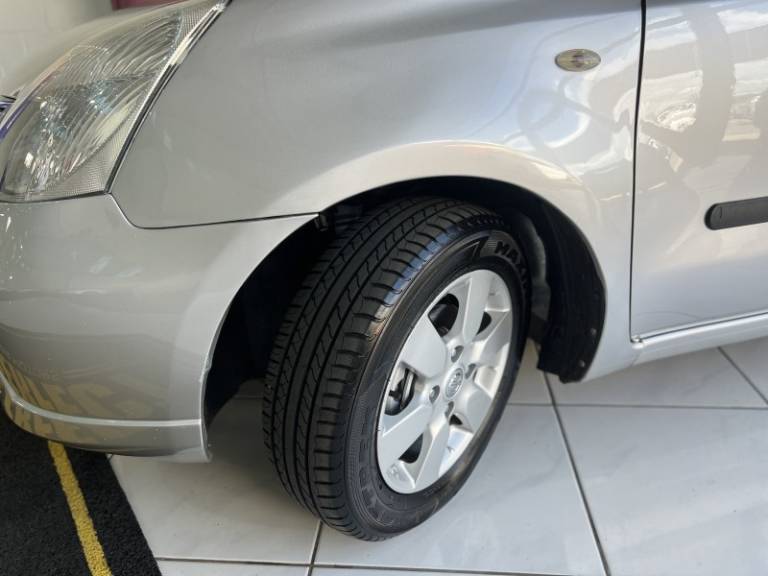 NISSAN - LIVINA - 2012/2012 - Prata - R$ 36.900,00