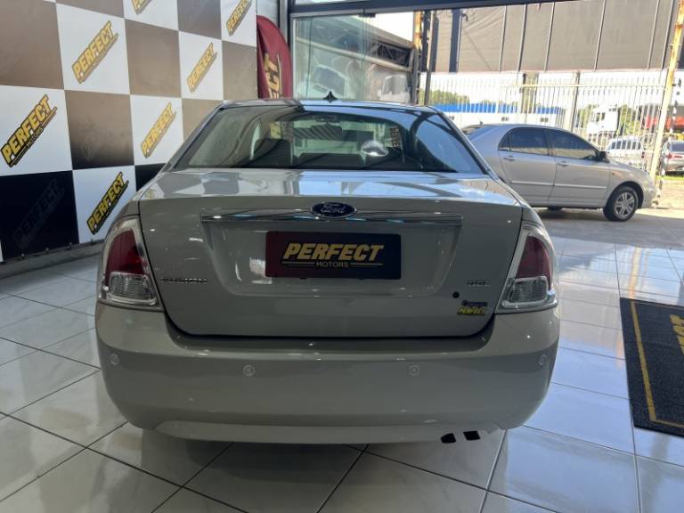 FORD - FUSION - 2008/2008 - Prata - R$ 35.900,00
