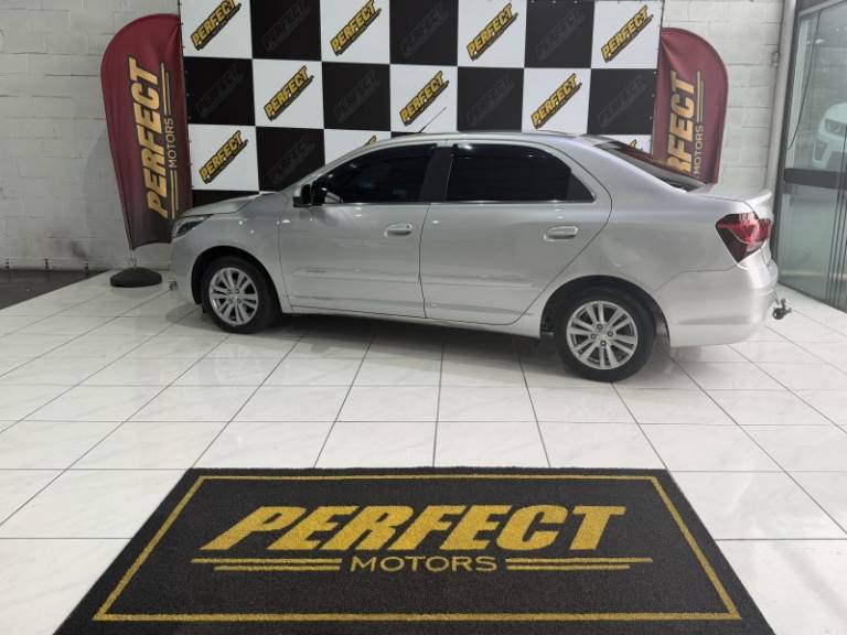 CHEVROLET - COBALT - 2019/2019 - Prata - R$ 57.900,00