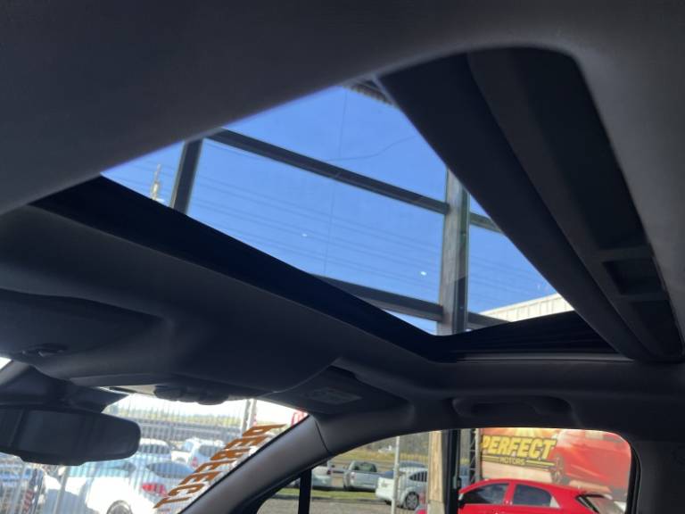 CHEVROLET - TRACKER - 2018/2018 - Branca - R$ 89.900,00