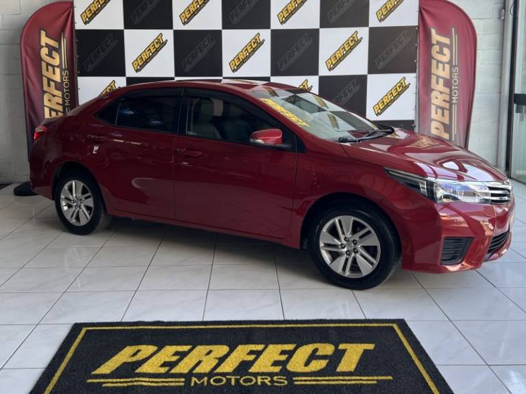 TOYOTA - COROLLA - 2016/2016 - Vermelha - R$ 82.900,00