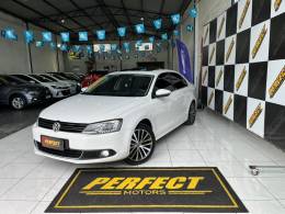 VOLKSWAGEN - JETTA - 2012/2012 - Branca - R$ 67.900,00
