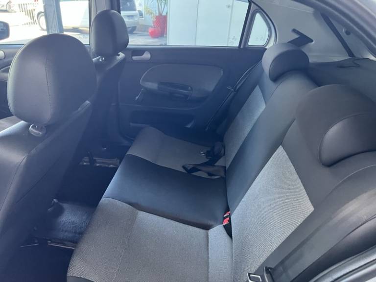 VOLKSWAGEN - GOL - 2014/2014 - Prata - R$ 36.900,00