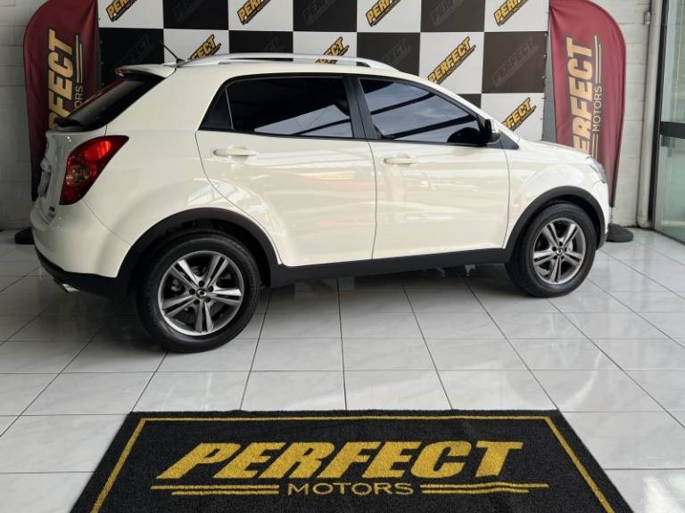 SSANGYONG - KORANDO - 2012/2012 - Branca - R$ 45.900,00
