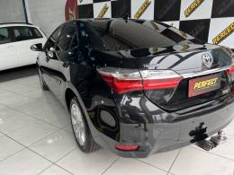 TOYOTA - COROLLA - 2018/2018 - Preta - R$ 99.900,00