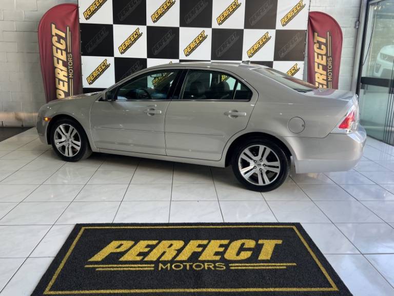 FORD - FUSION - 2008/2008 - Prata - R$ 35.900,00