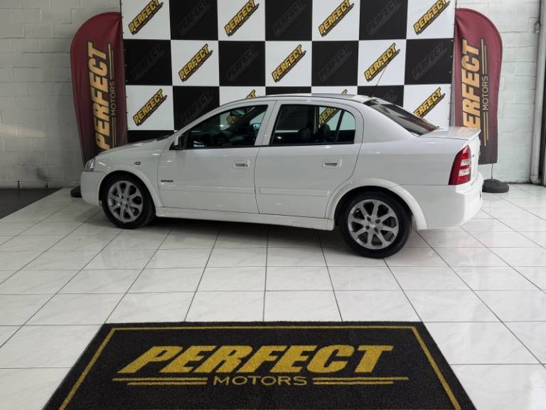 CHEVROLET - ASTRA - 2011/2011 - Branca - R$ 39.900,00