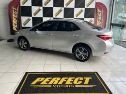 TOYOTA - COROLLA - 2015/2015 - Prata - R$ 86.900,00