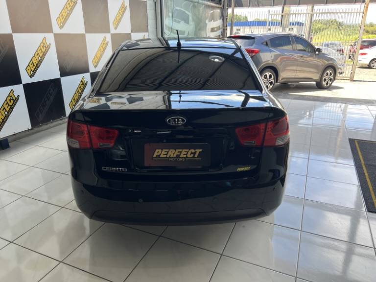 KIA MOTORS - CERATO - 2011/2011 - Preta - R$ 45.900,00