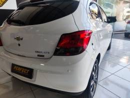 CHEVROLET - ONIX - 2015/2015 - Branca - R$ 55.900,00