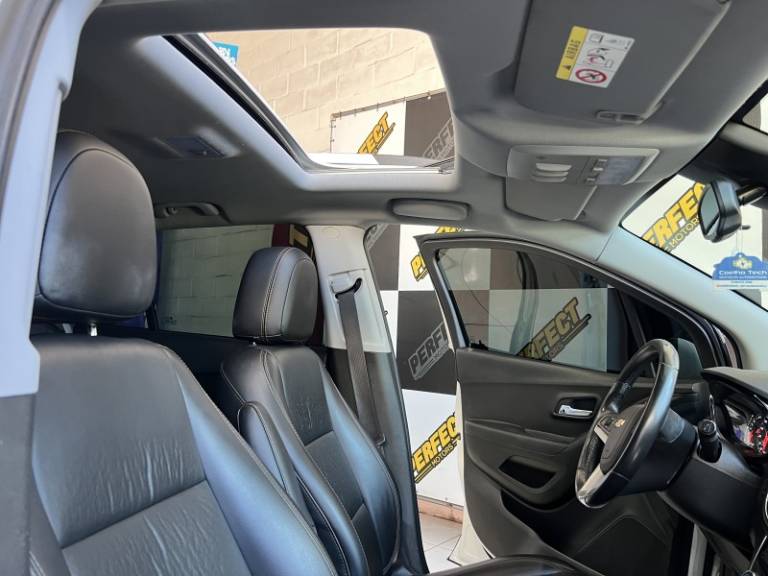 CHEVROLET - TRACKER - 2018/2018 - Branca - R$ 89.900,00