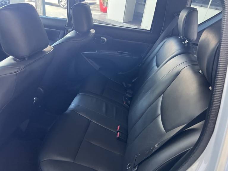 NISSAN - LIVINA - 2012/2012 - Prata - R$ 36.900,00