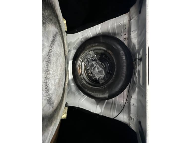 RENAULT - KWID - 2020/2020 - Branca - R$ 36.900,00