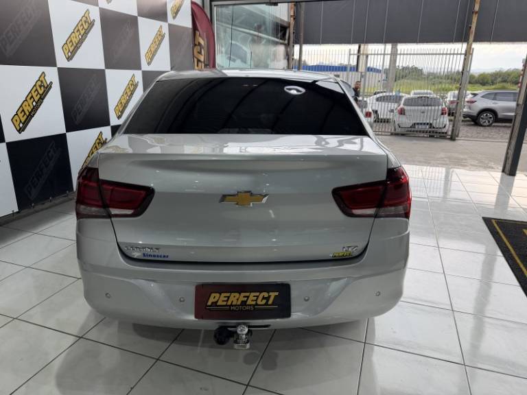 CHEVROLET - COBALT - 2019/2019 - Prata - R$ 57.900,00