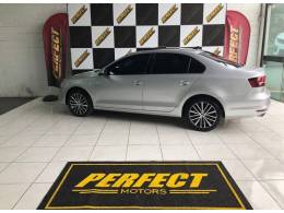 VOLKSWAGEN - JETTA - 2016/2016 - Prata - R$ 79.900,00