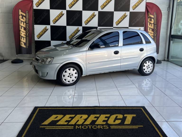 CHEVROLET - CORSA - 2012/2012 - Prata - R$ 34.900,00