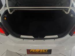 VOLKSWAGEN - VOYAGE - 2013/2013 - Branca - R$ 35.900,00