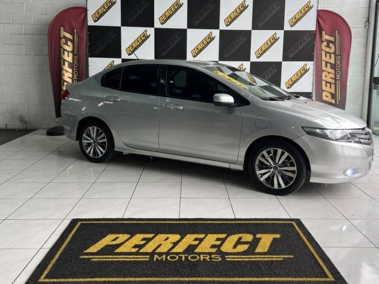 HONDA - CITY - 2010/2010 - Prata - R$ 48.900,00