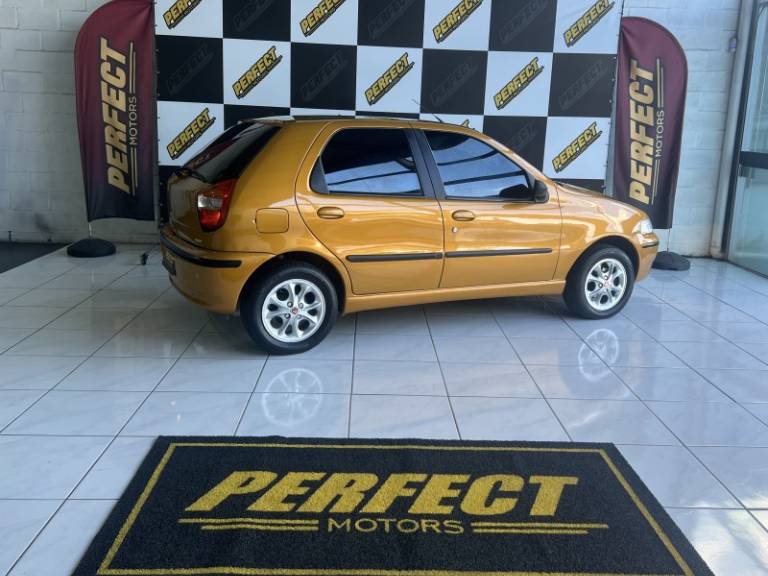 FIAT - PALIO - 2002/2002 - Amarela - R$ 16.900,00