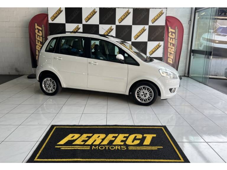 FIAT - IDEA - 2012/2012 - Branca - R$ 34.900,00