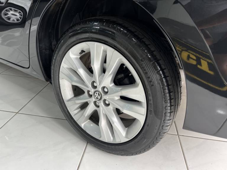 TOYOTA - COROLLA - 2018/2018 - Preta - R$ 99.900,00