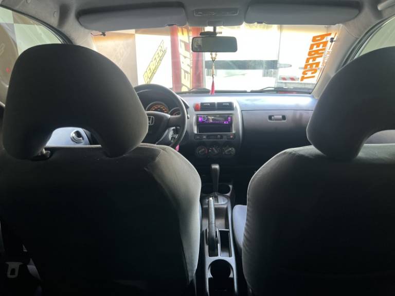 HONDA - FIT - 2005/2005 - Prata - R$ 23.900,00