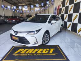 TOYOTA - COROLLA - 2021/2022 - Branca - R$ 128.900,00