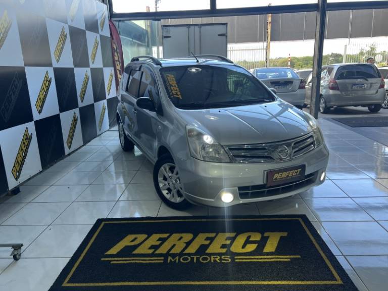 NISSAN - LIVINA - 2013/2013 - Prata - R$ 35.900,00