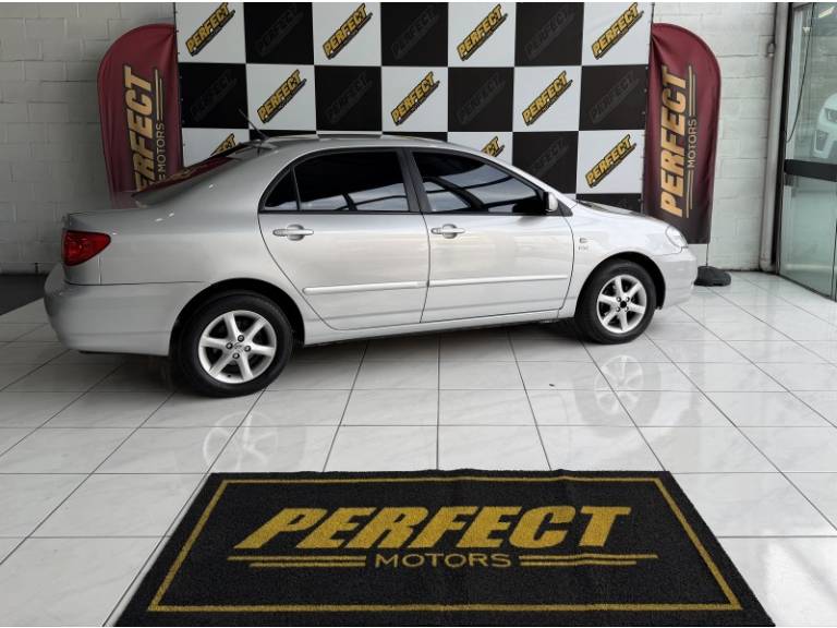TOYOTA - COROLLA - 2004/2004 - Prata - R$ 38.900,00